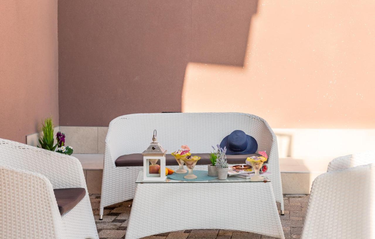 Andela 2 Apartman Makarska Kültér fotó